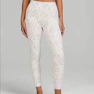 Lululemon Align High-Rise Pant 25"
Cheetah Camo Antique White Multi size 10 CECW